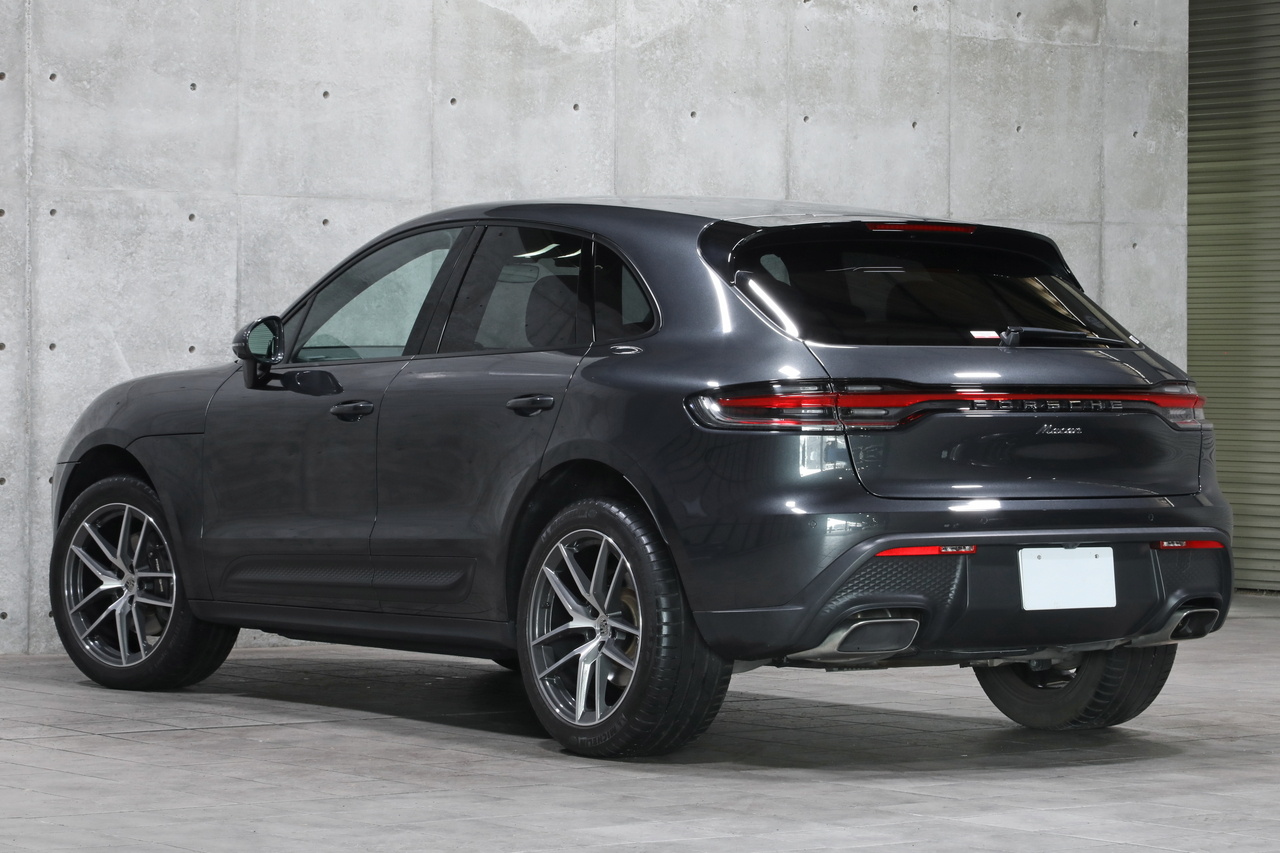 2022 Porsche MACAN null