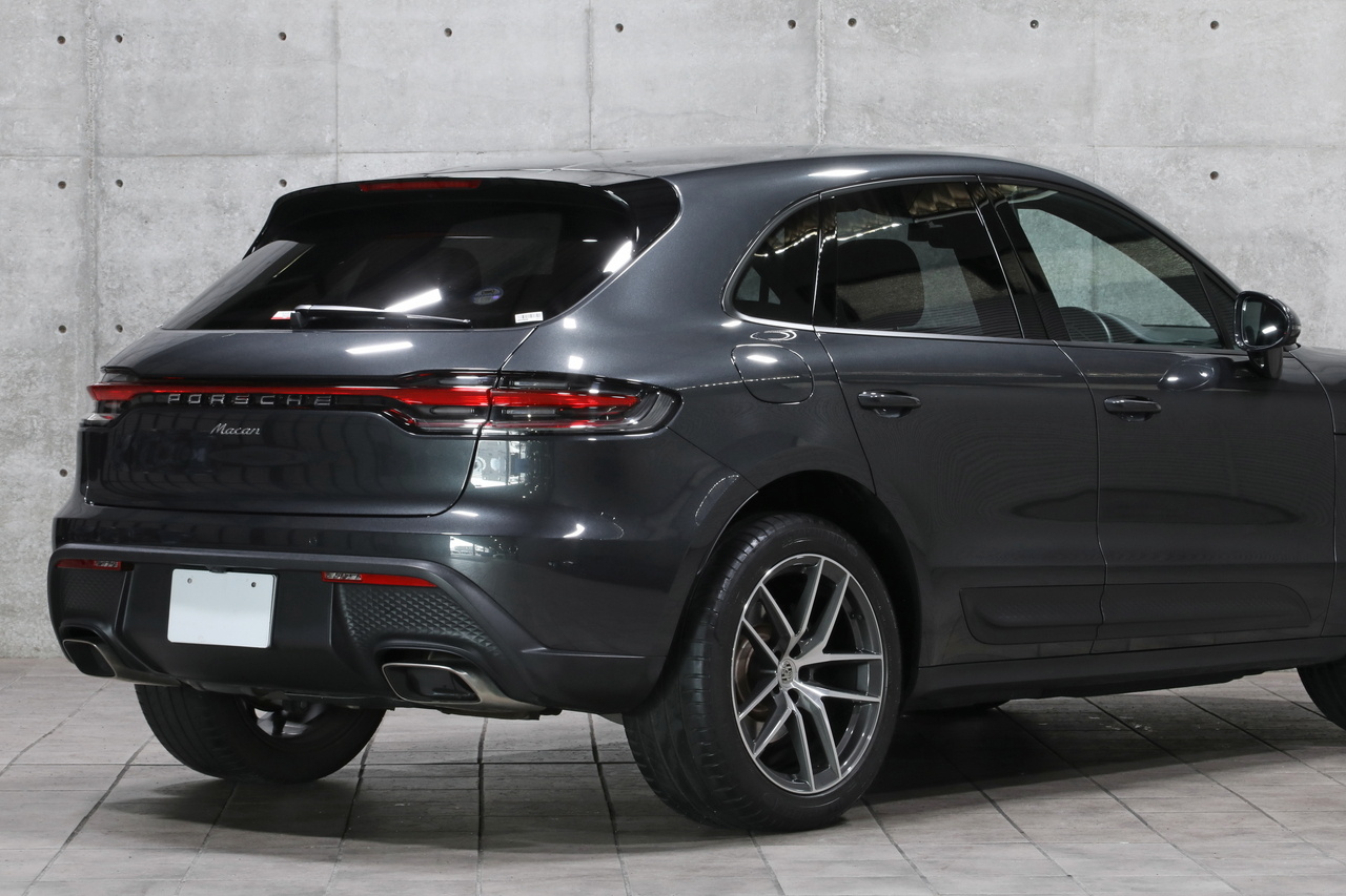 2022 Porsche MACAN null