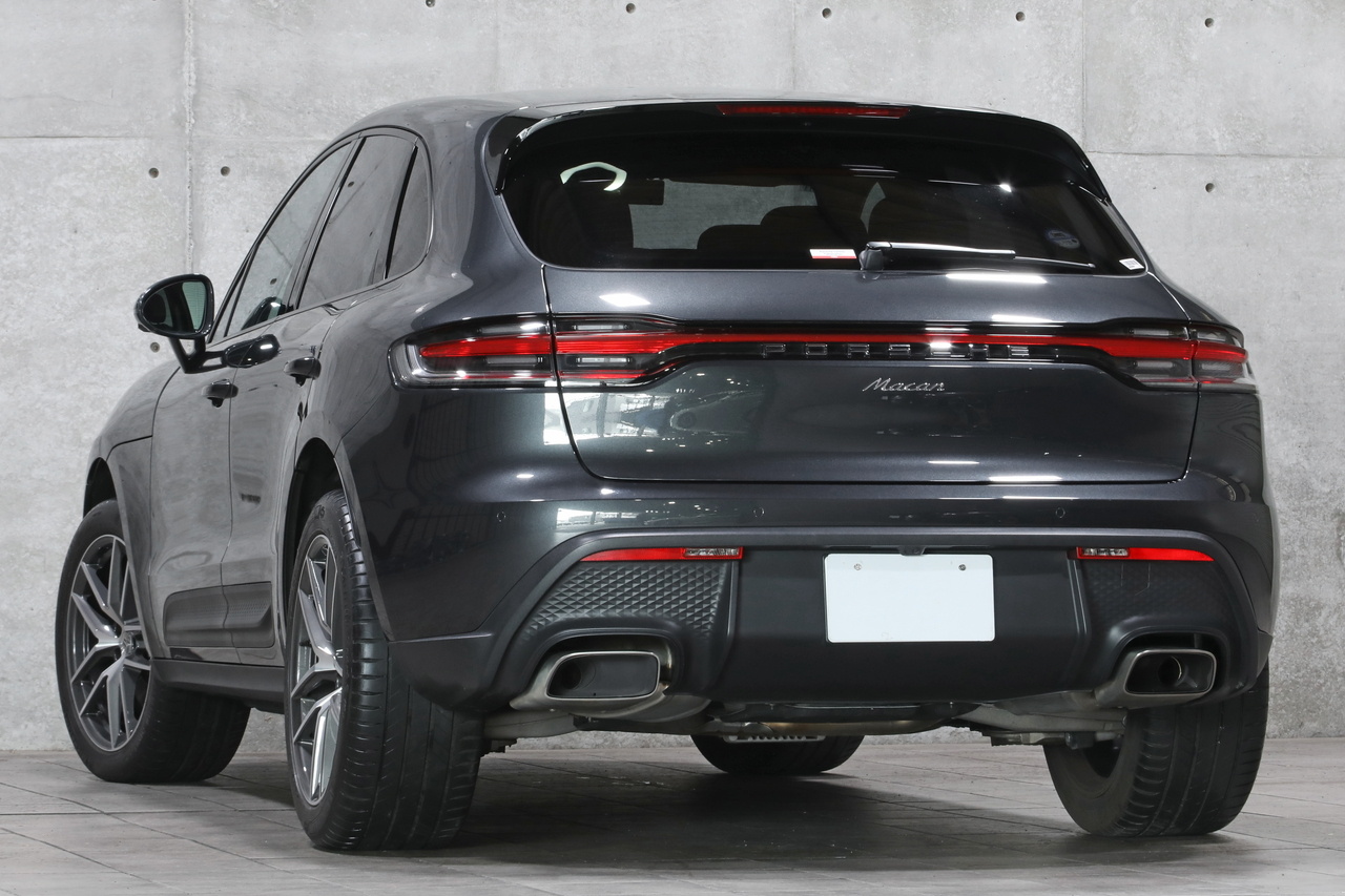 2022 Porsche MACAN null
