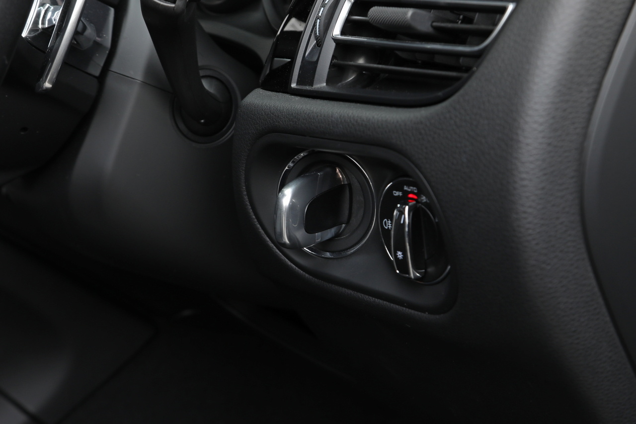 2022 Porsche MACAN null