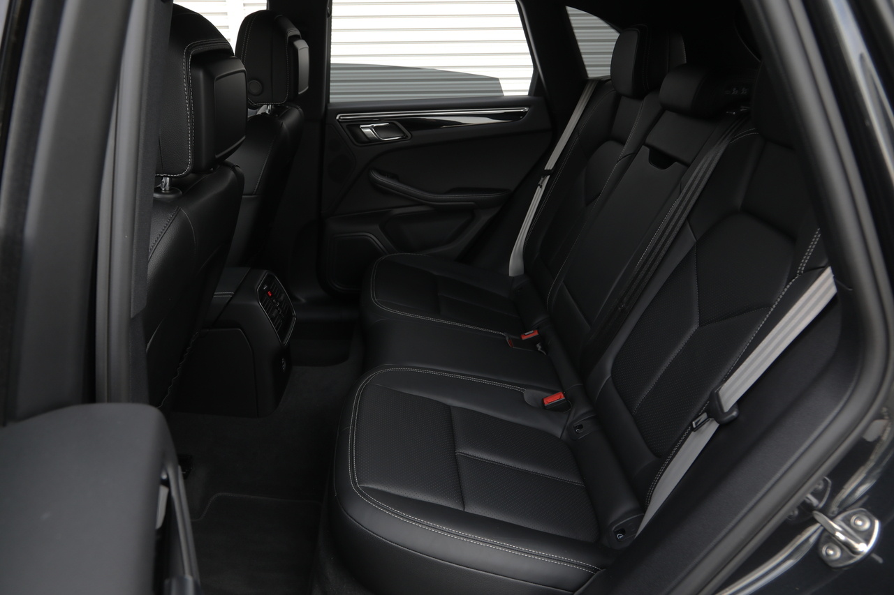 2022 Porsche MACAN null