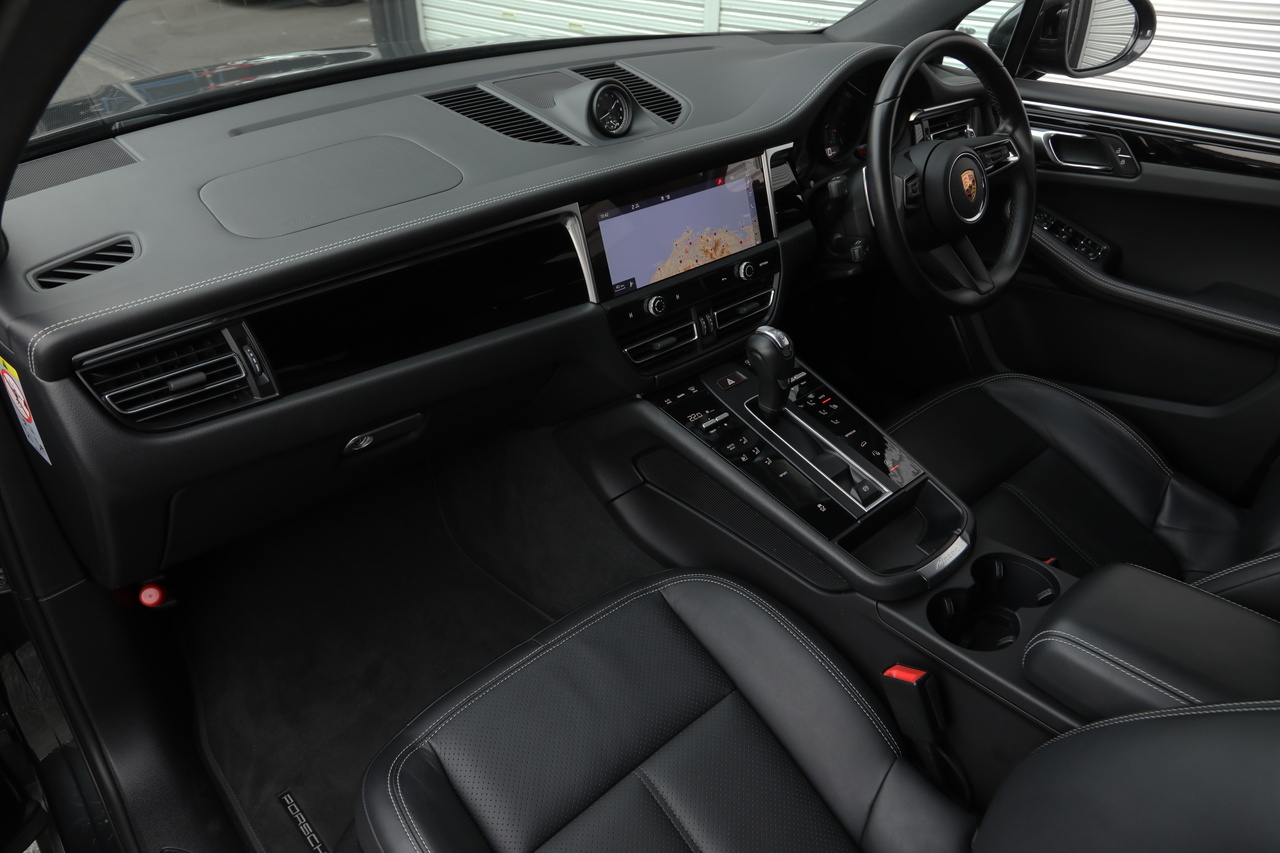 2022 Porsche MACAN null