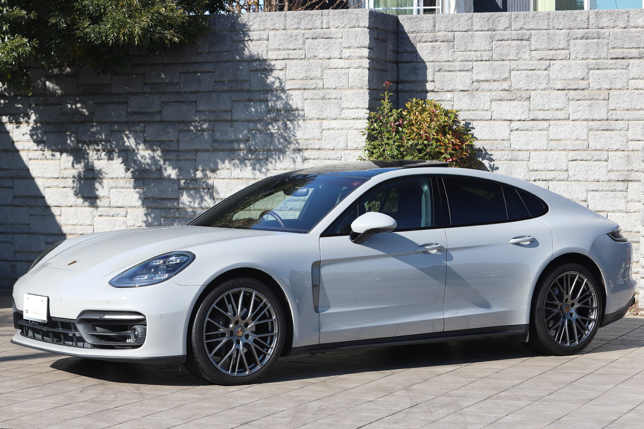 2022 Porsche PANAMERA null