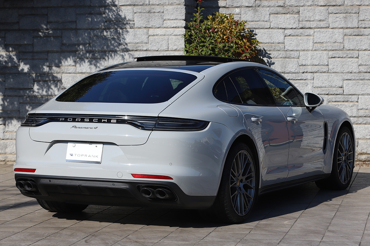 2022 Porsche PANAMERA null