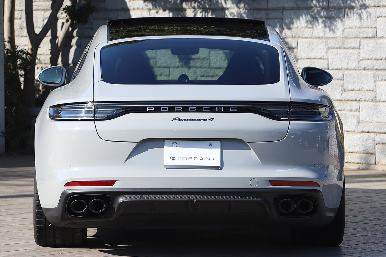 2022 Porsche PANAMERA null