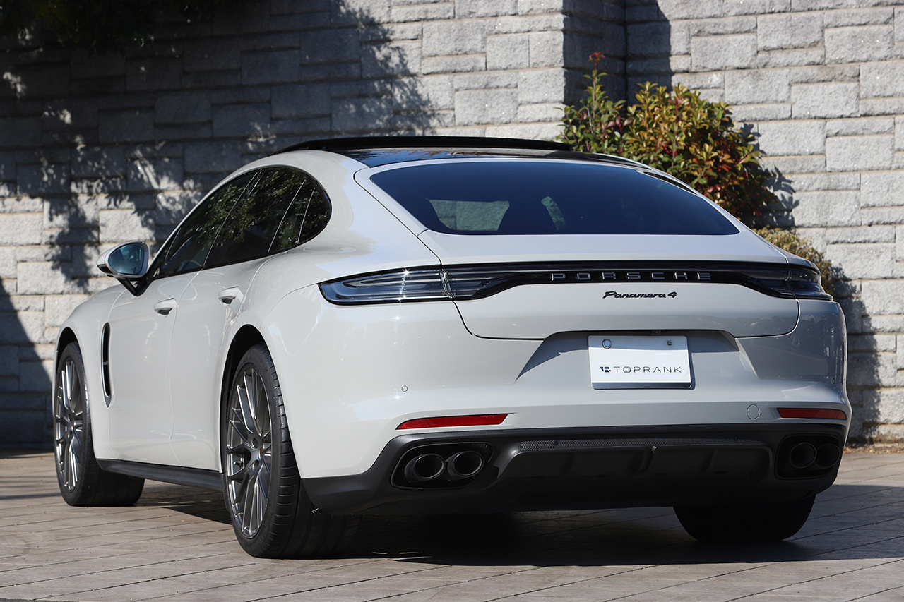 2022 Porsche PANAMERA null