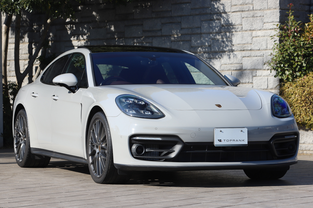 2022 Porsche PANAMERA null