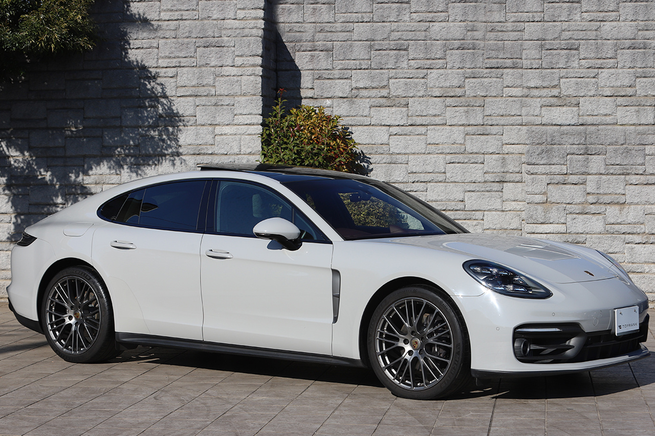 2022 Porsche PANAMERA null
