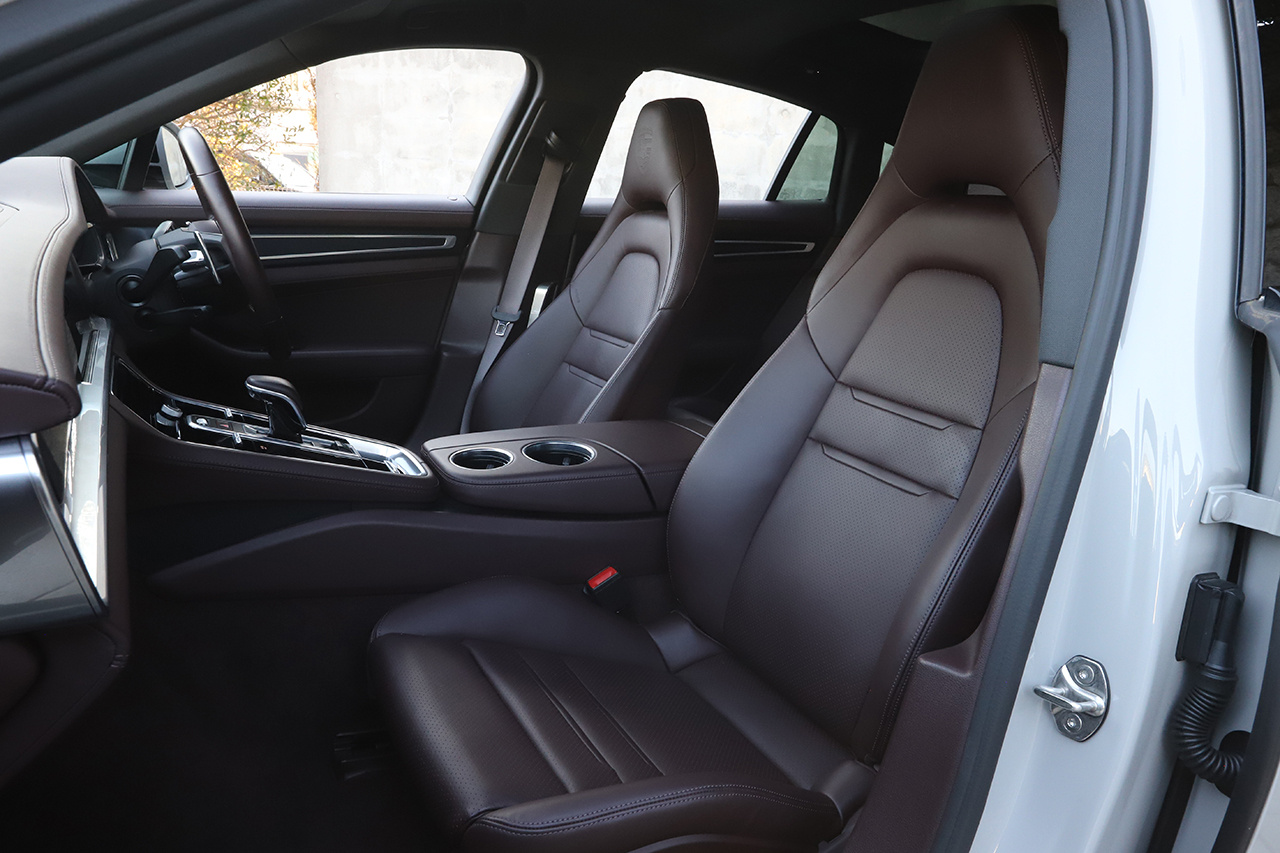 2022 Porsche PANAMERA null