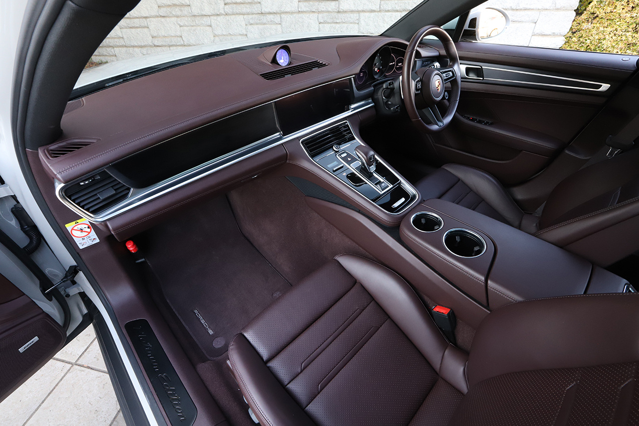 2022 Porsche PANAMERA null