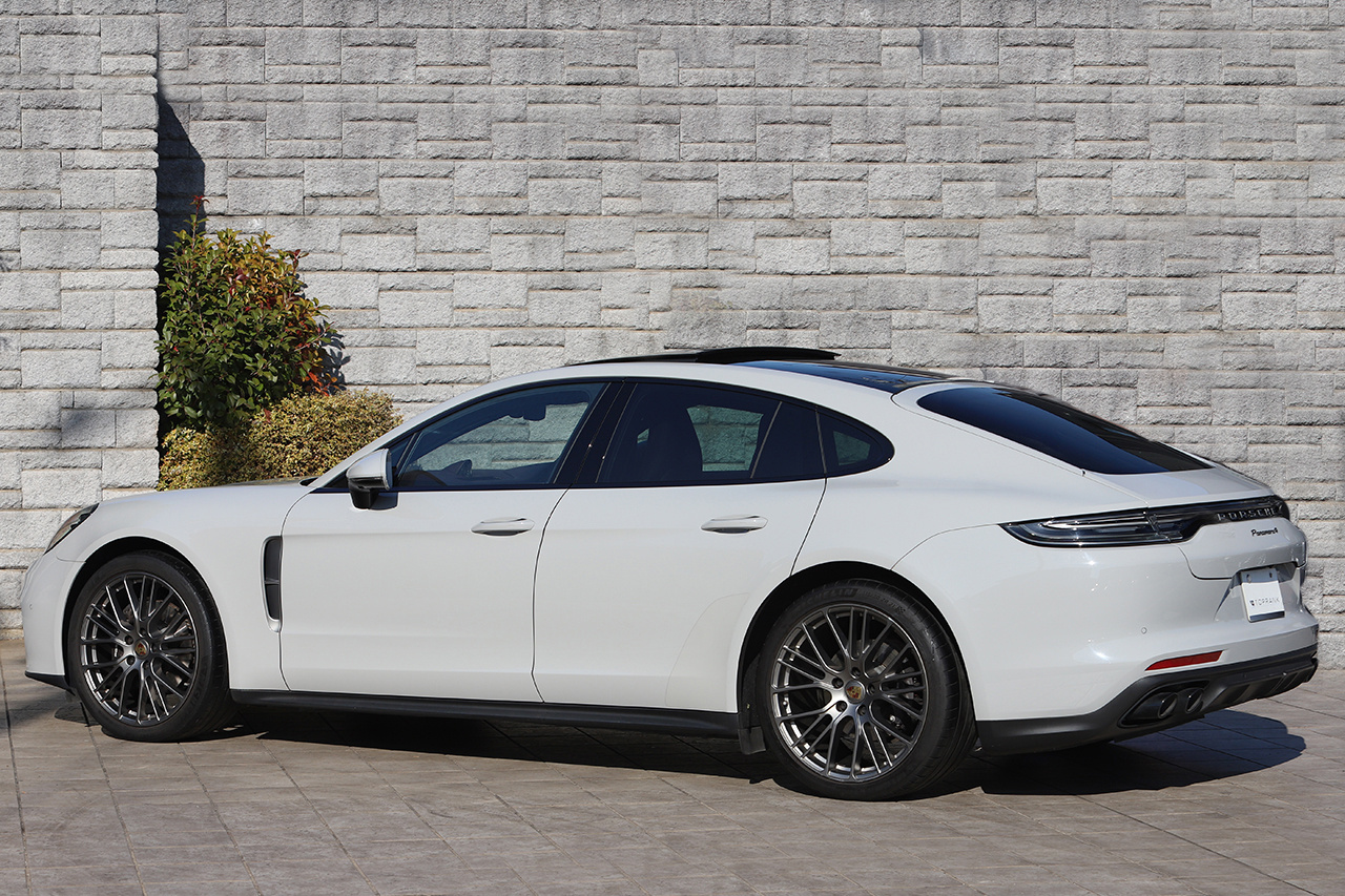 2022 Porsche PANAMERA null