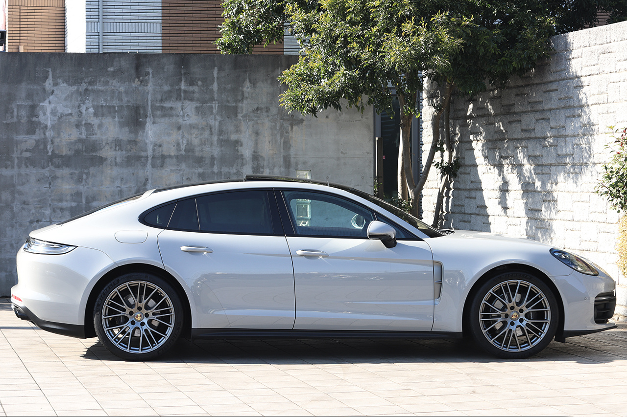 2022 Porsche PANAMERA null