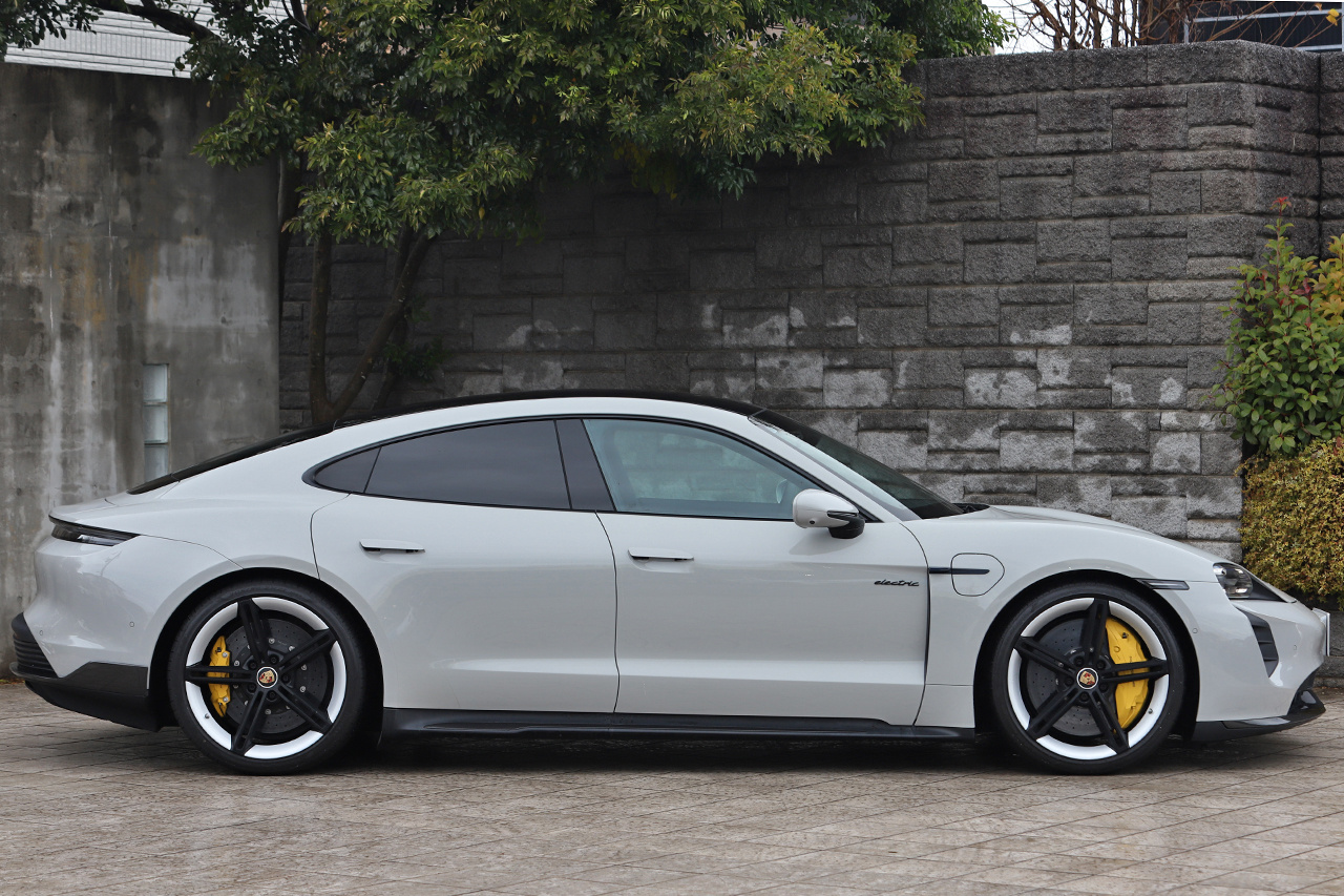 2021 Porsche Taycan 