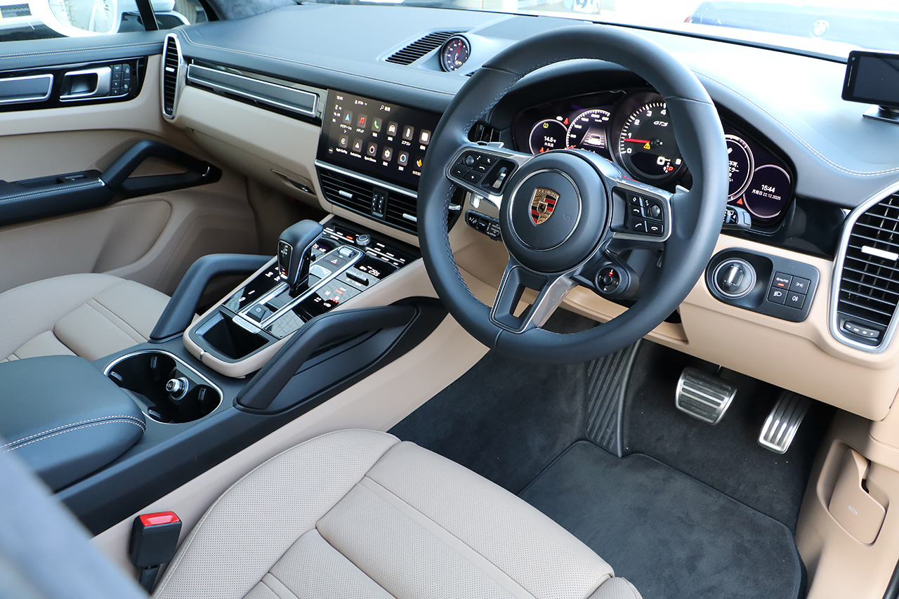 2022 Porsche CAYENNE 