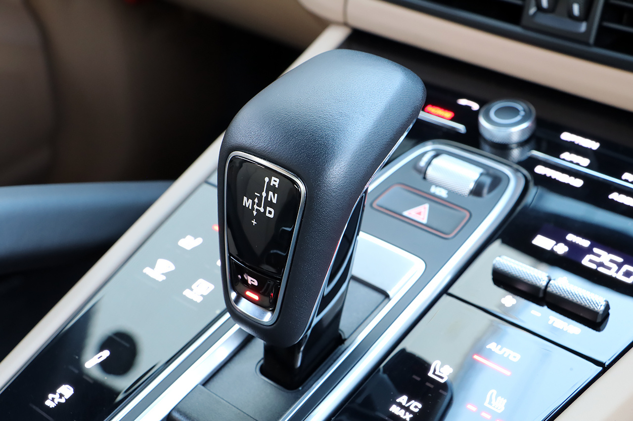 2022 Porsche CAYENNE 