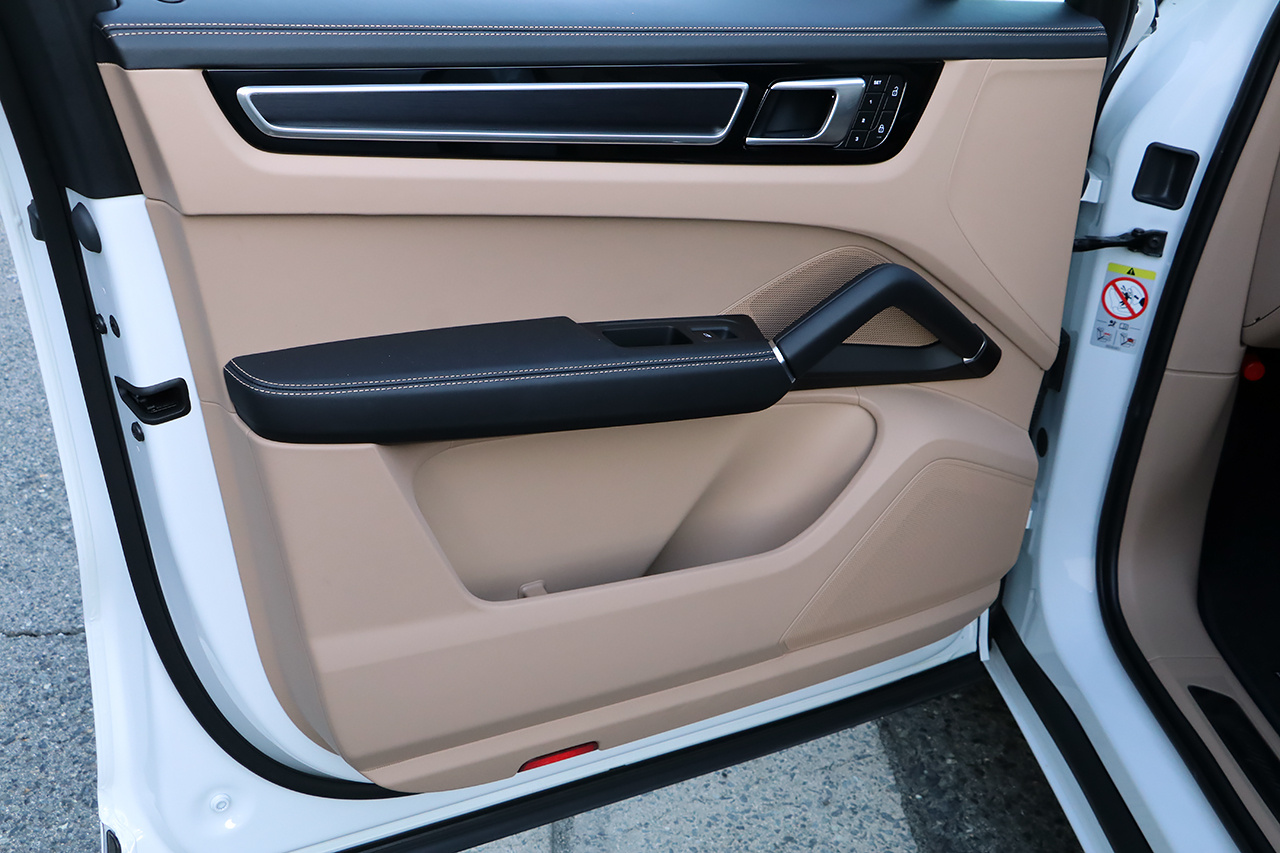 2022 Porsche CAYENNE 