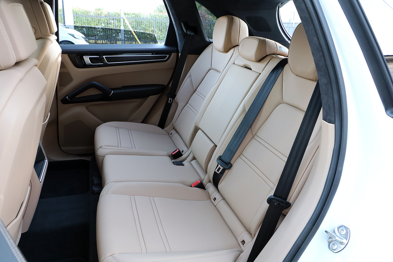 2022 Porsche CAYENNE 