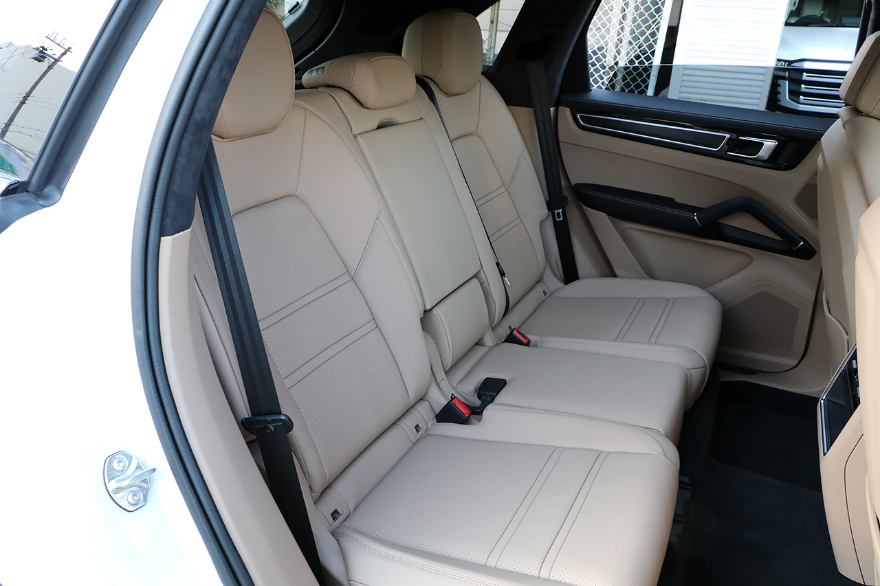 2022 Porsche CAYENNE 