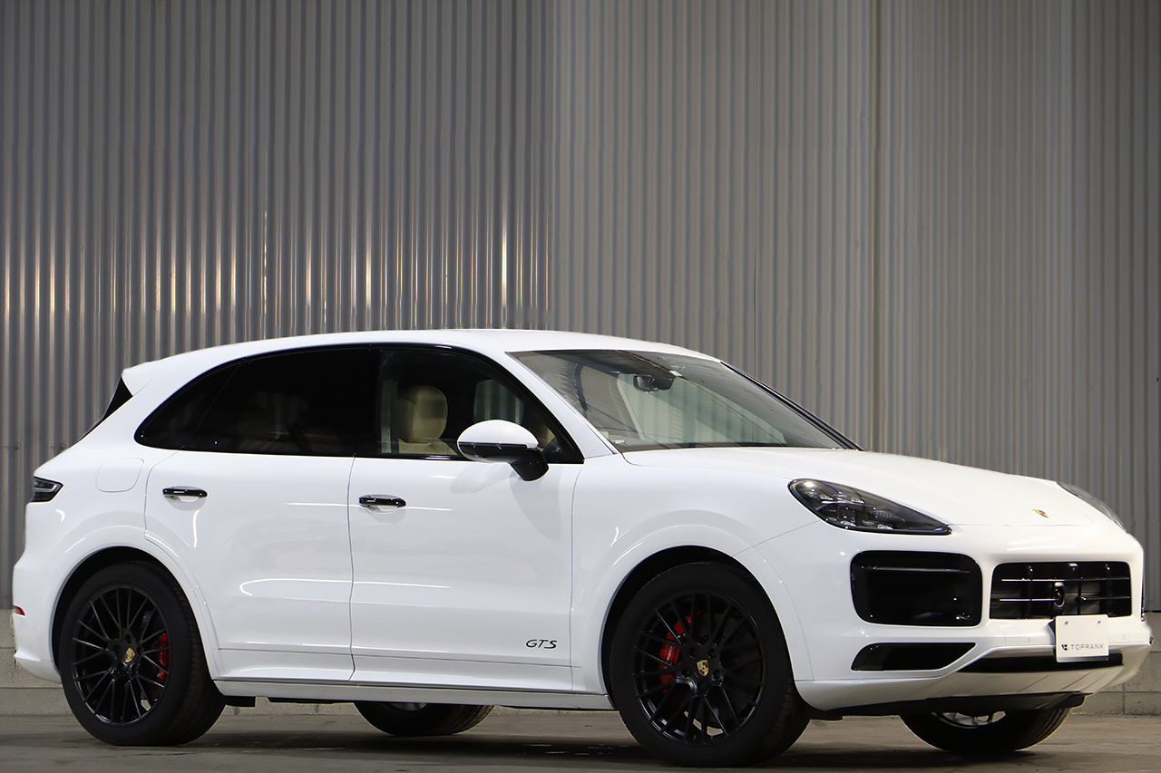 2022 Porsche CAYENNE 