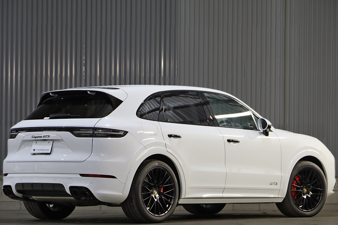 2022 Porsche CAYENNE 