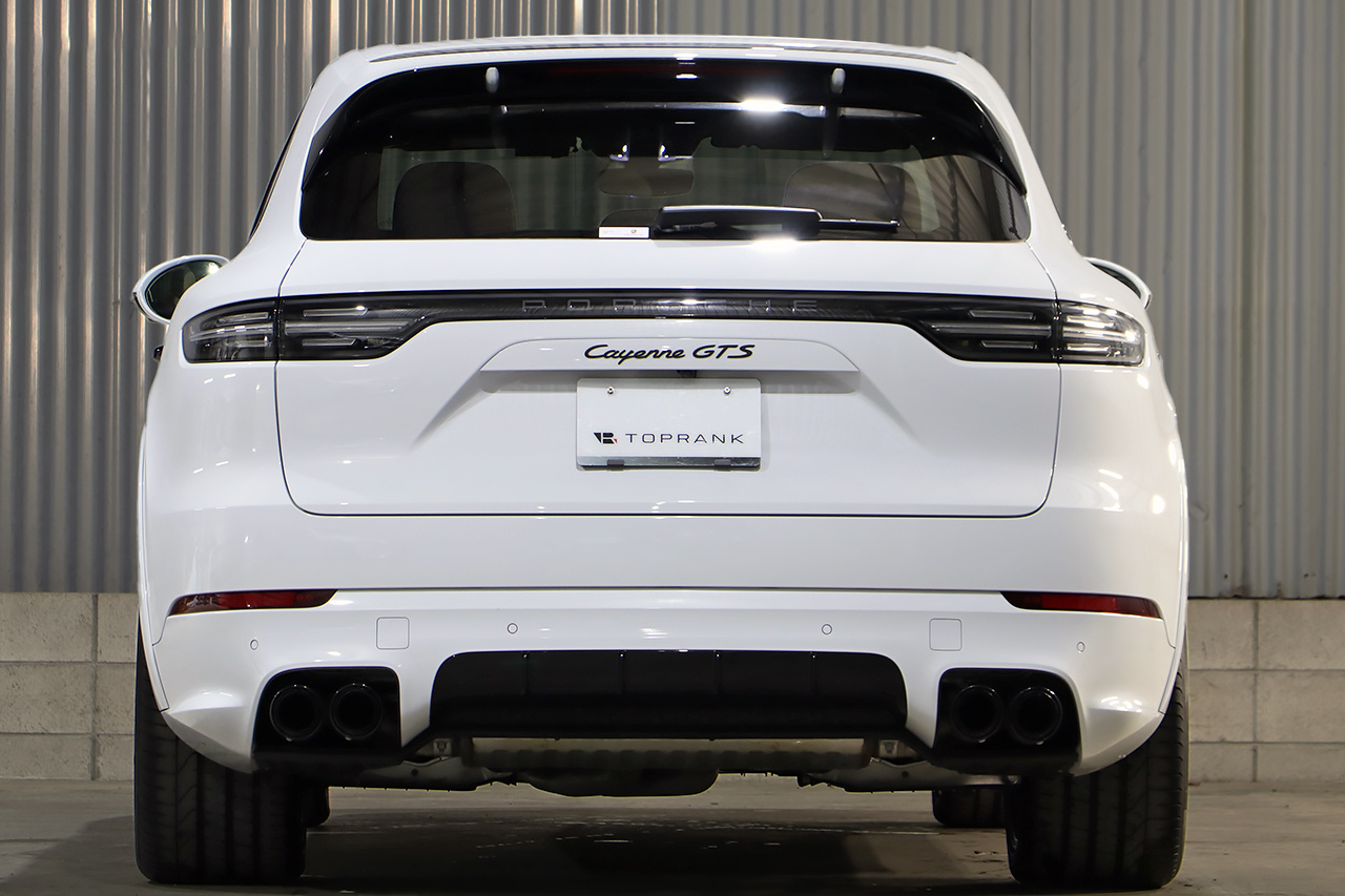 2022 Porsche CAYENNE 