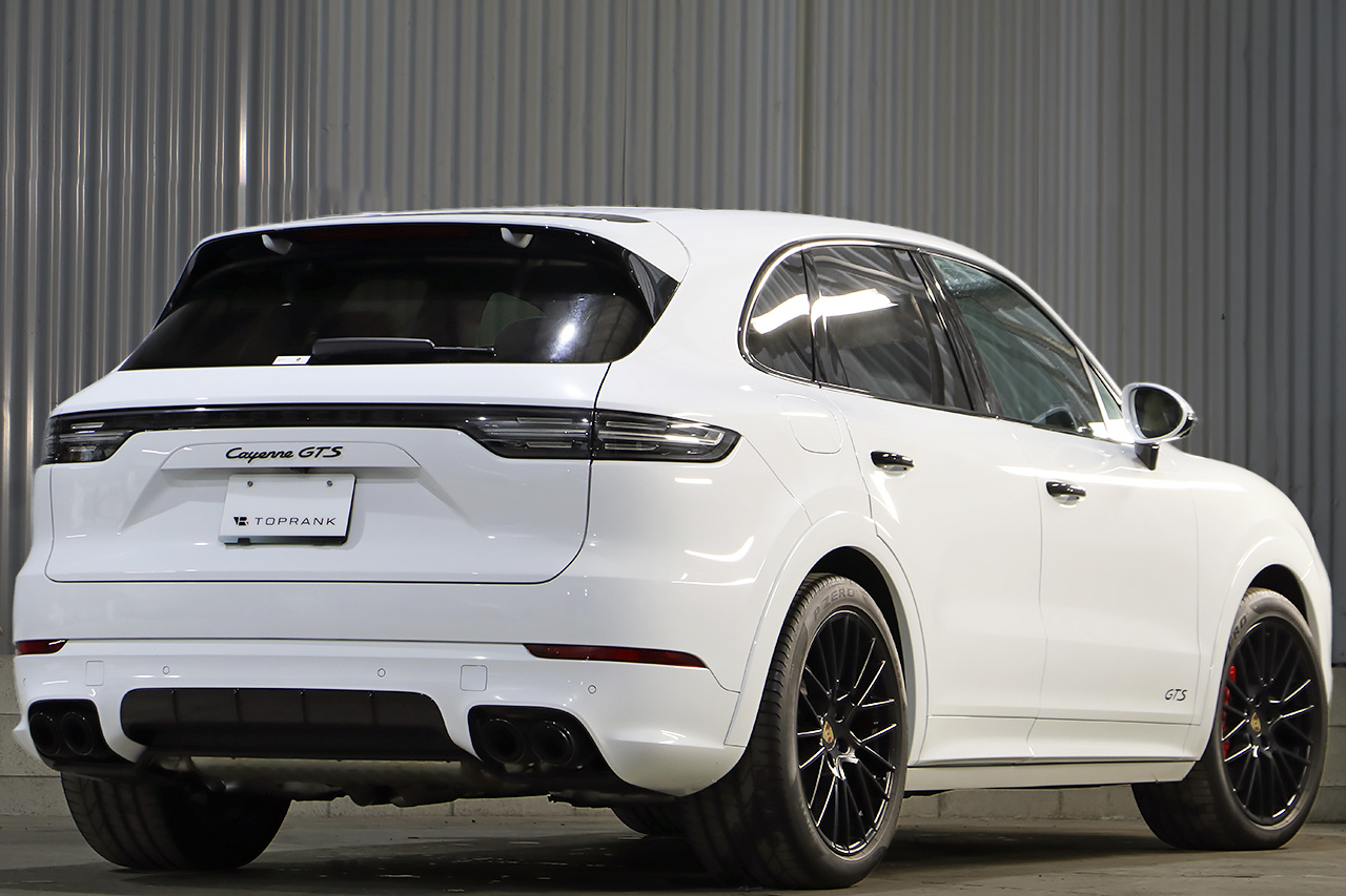 2022 Porsche CAYENNE 