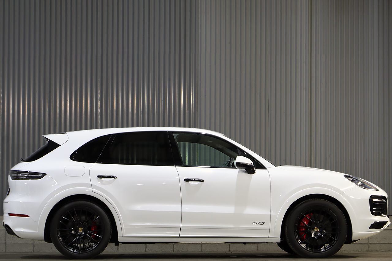 2022 Porsche CAYENNE 