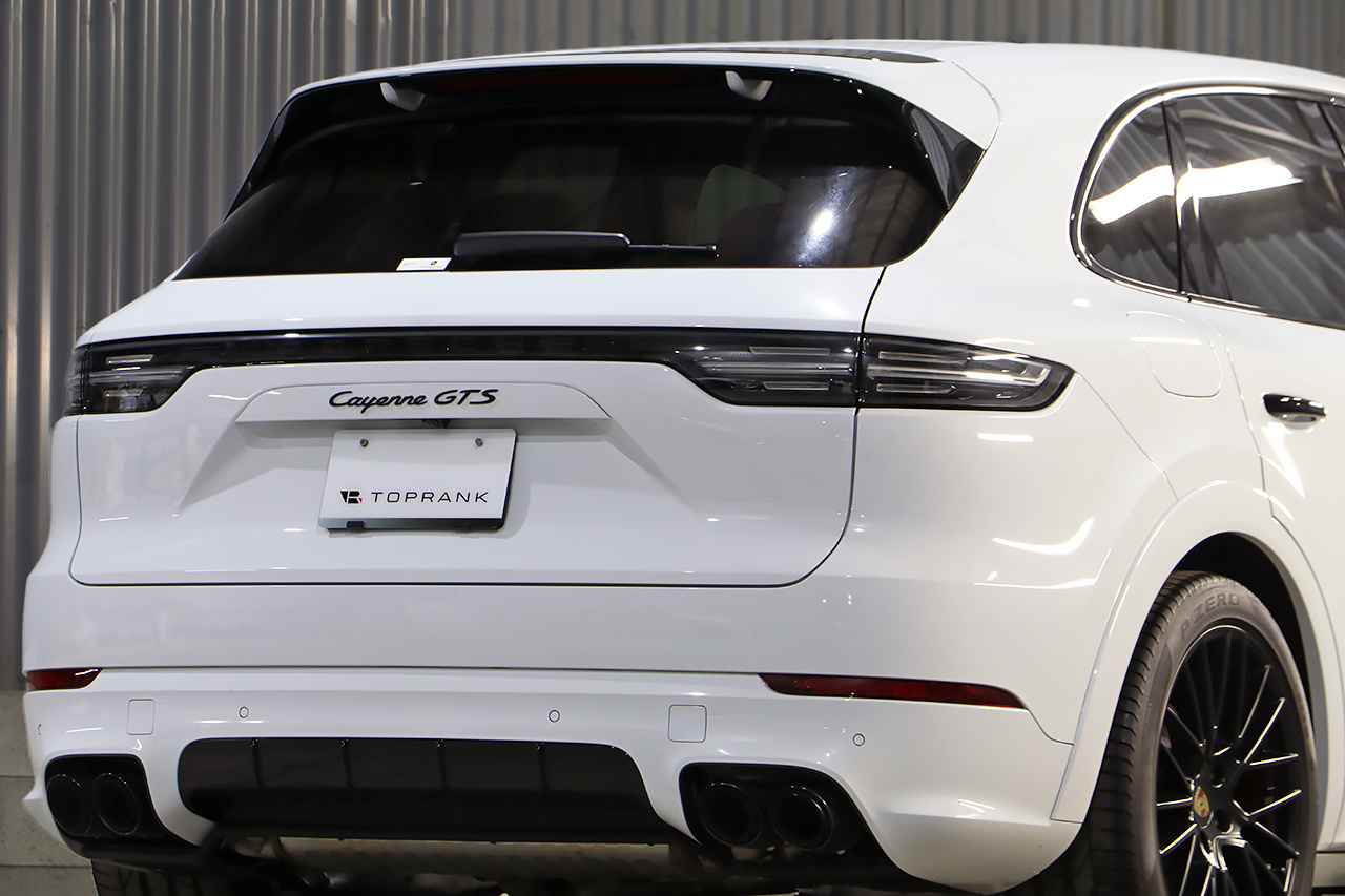 2022 Porsche CAYENNE 