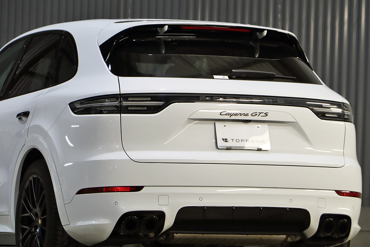 2022 Porsche CAYENNE 