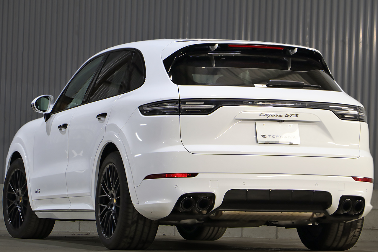 2022 Porsche CAYENNE 