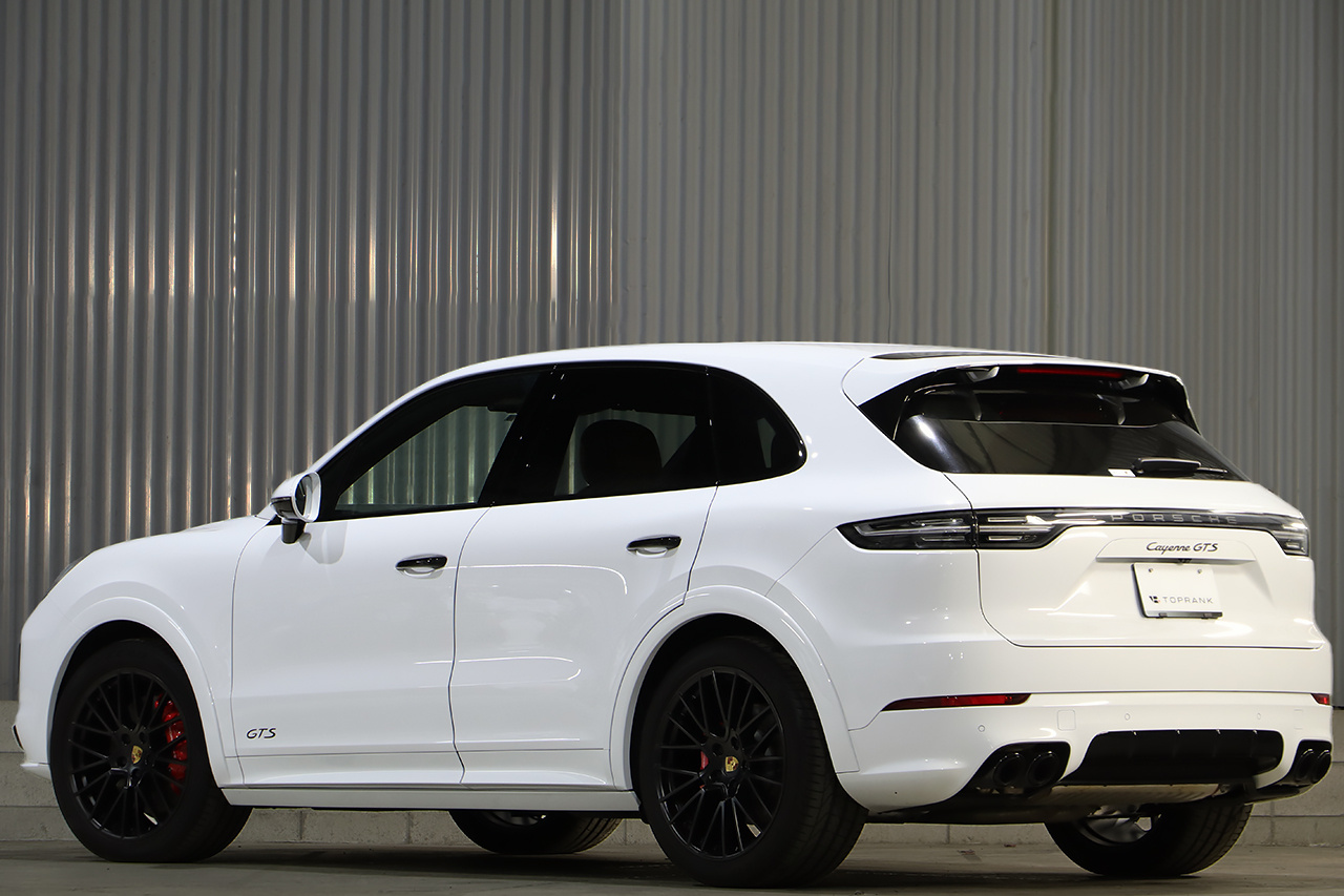 2022 Porsche CAYENNE 