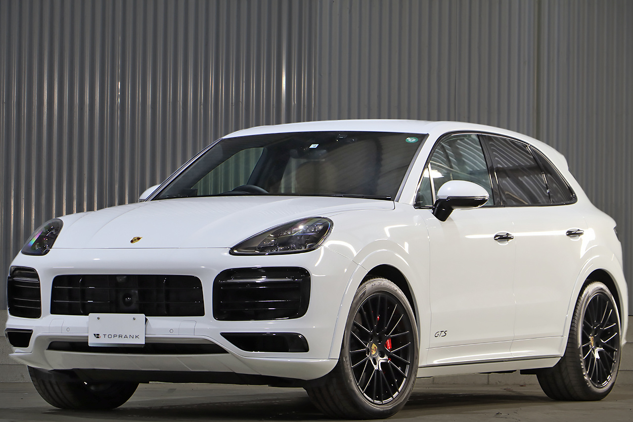 2022 Porsche CAYENNE 