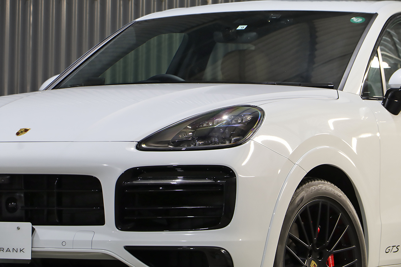 2022 Porsche CAYENNE 