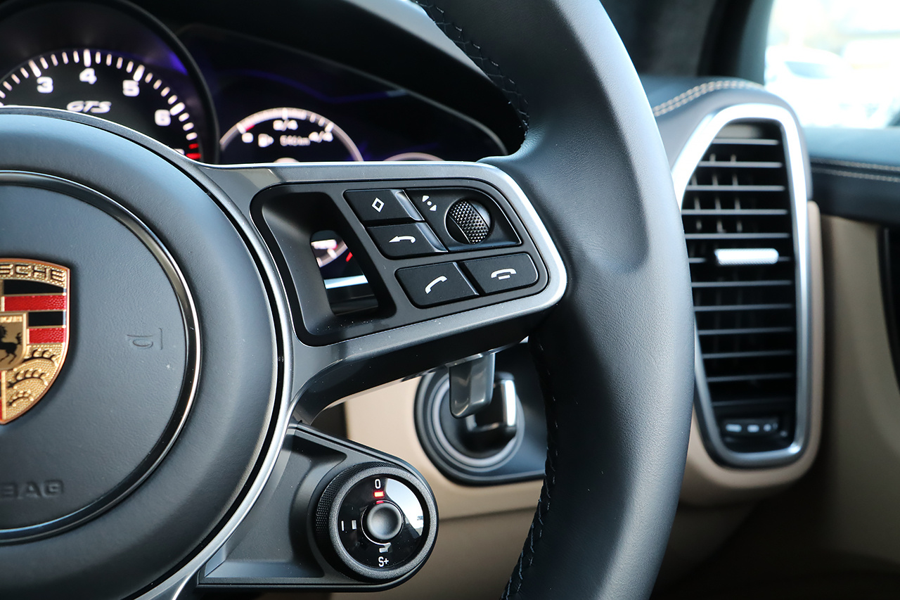 2022 Porsche CAYENNE 