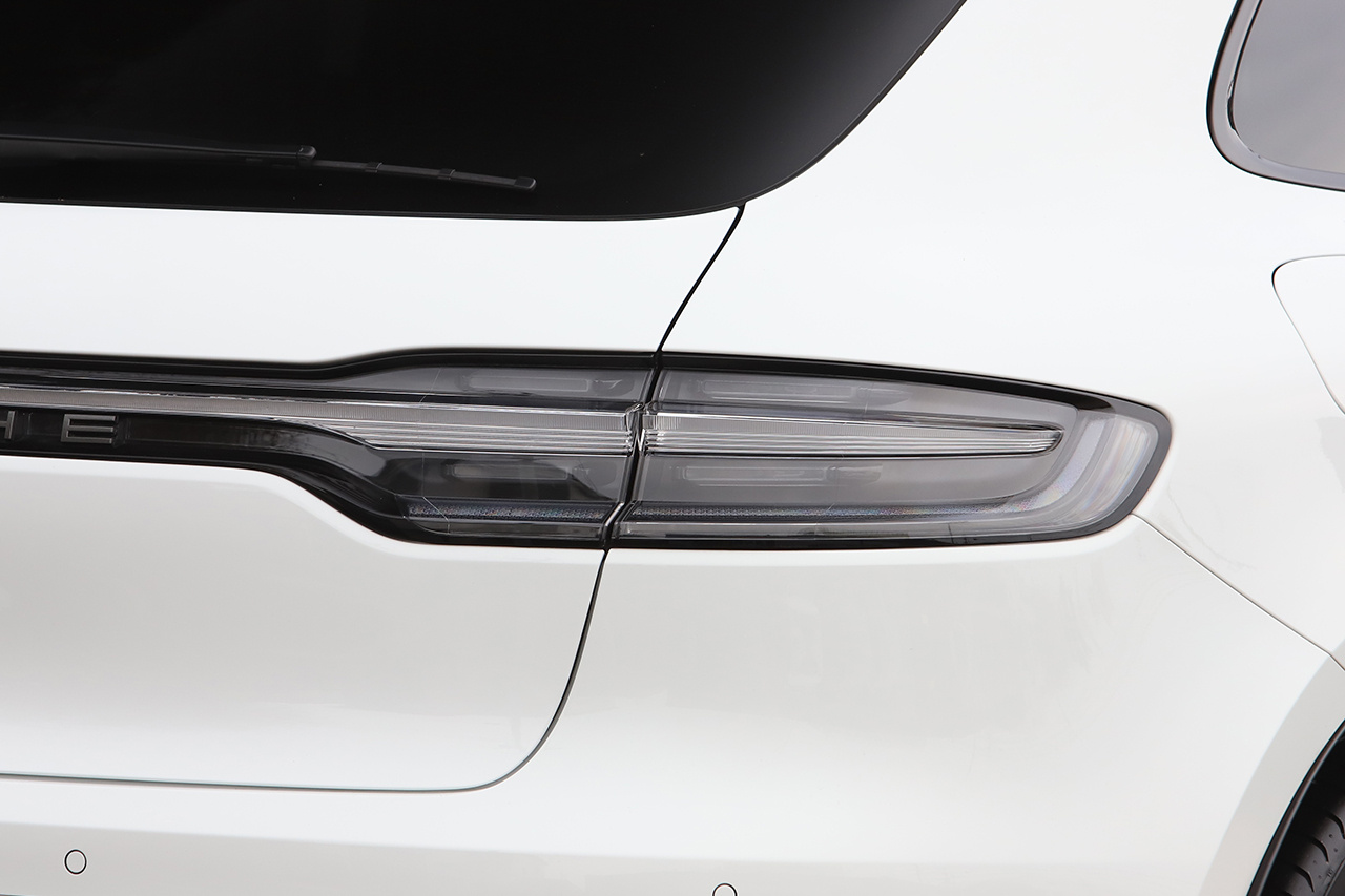 2025 Porsche MACAN 