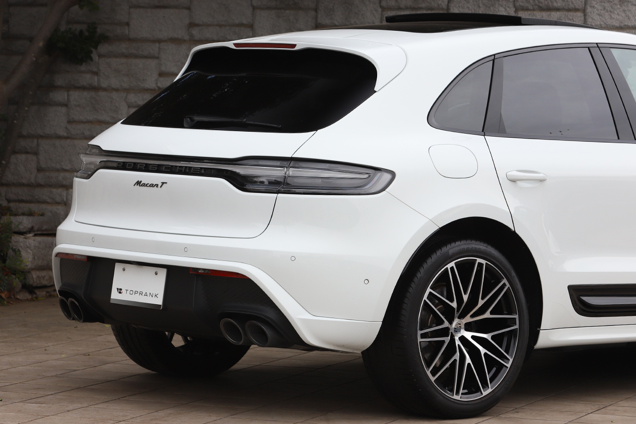 2025 Porsche MACAN 