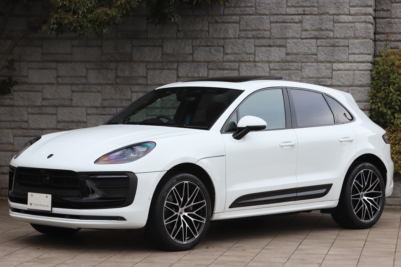 2025 Porsche MACAN 