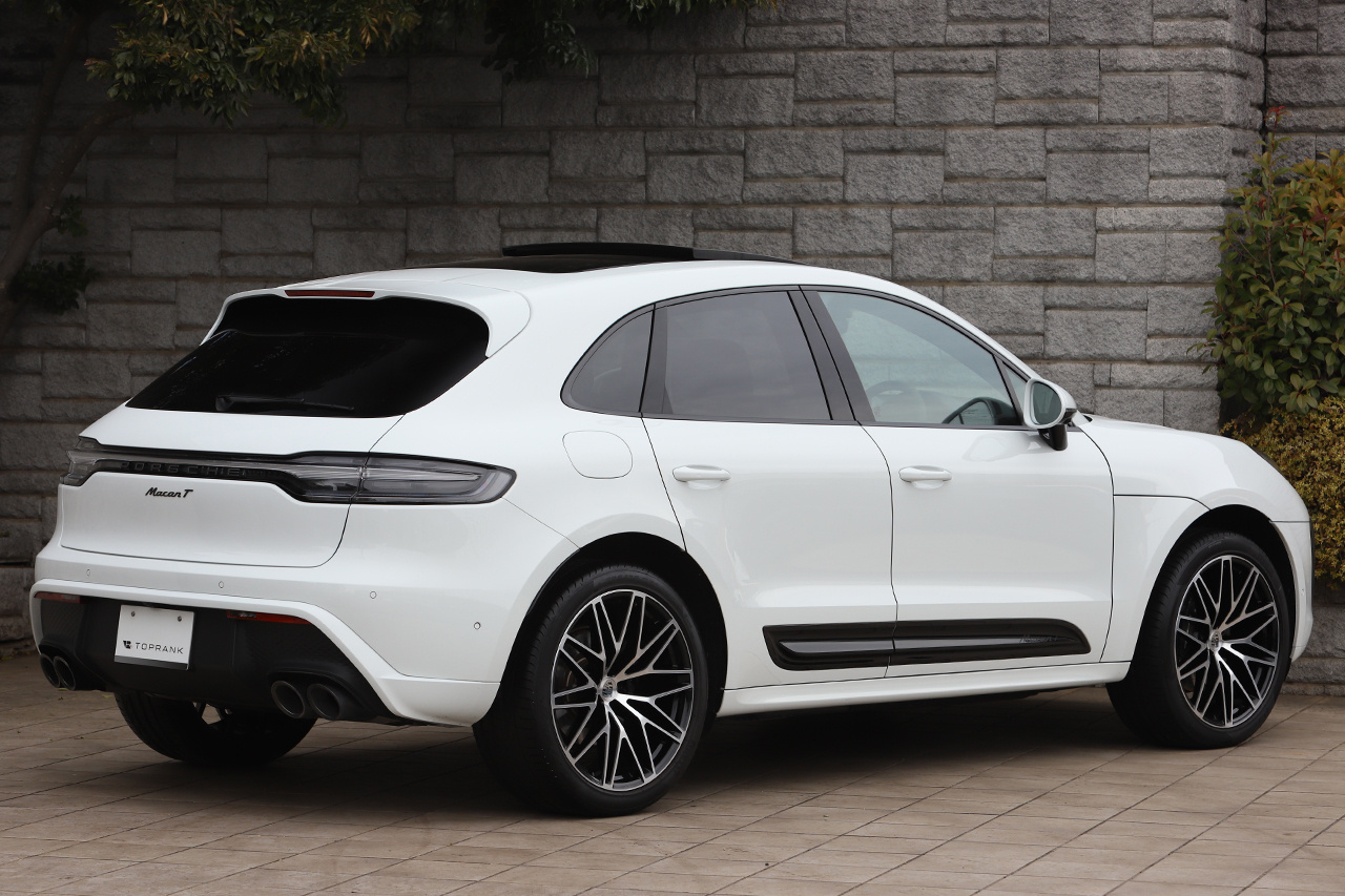 2025 Porsche MACAN 