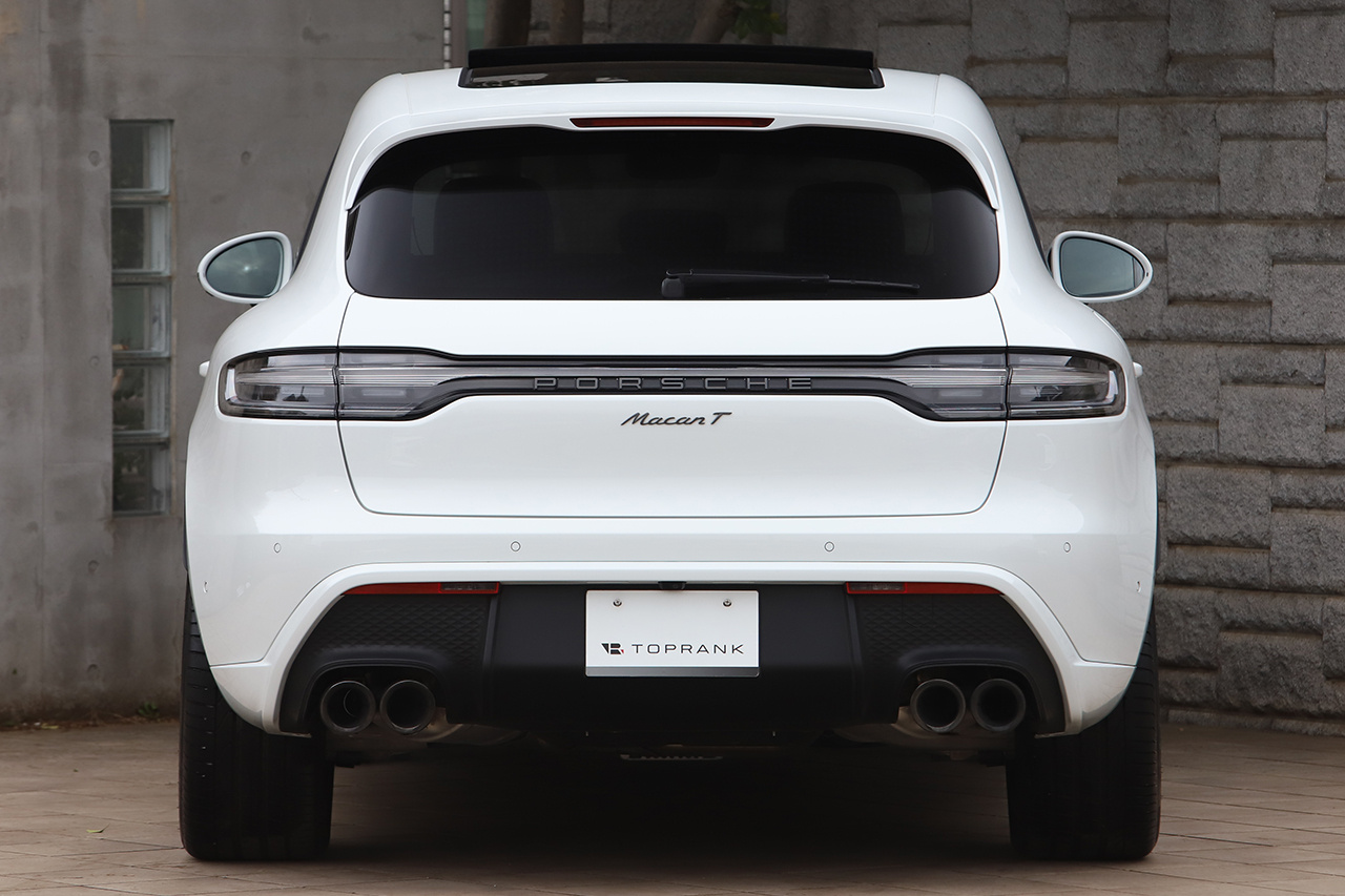 2025 Porsche MACAN 