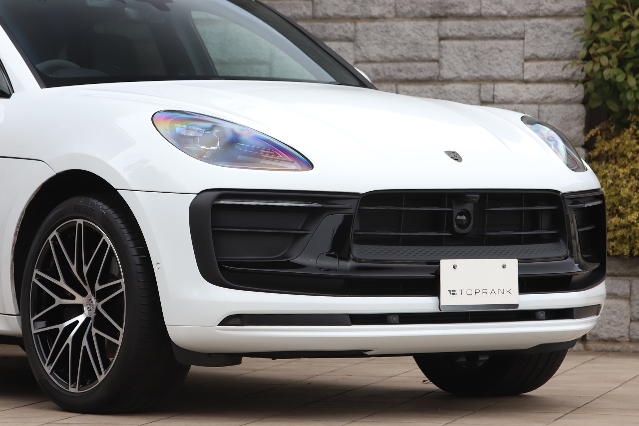 2025 Porsche MACAN 