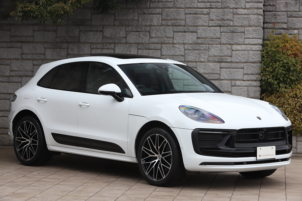 2025 Porsche MACAN 