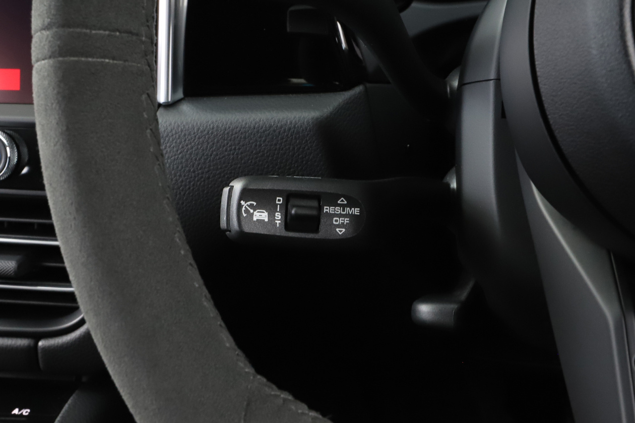 2025 Porsche MACAN 