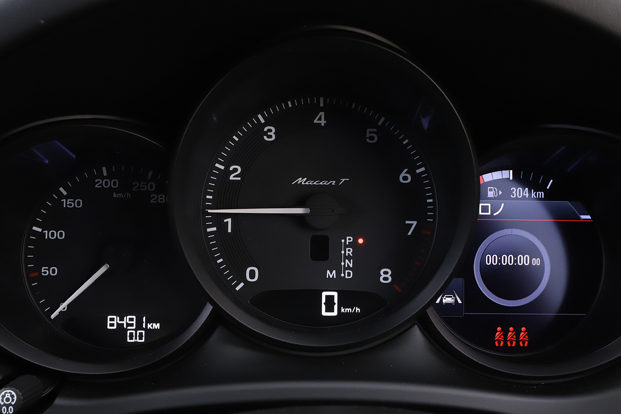 2025 Porsche MACAN 