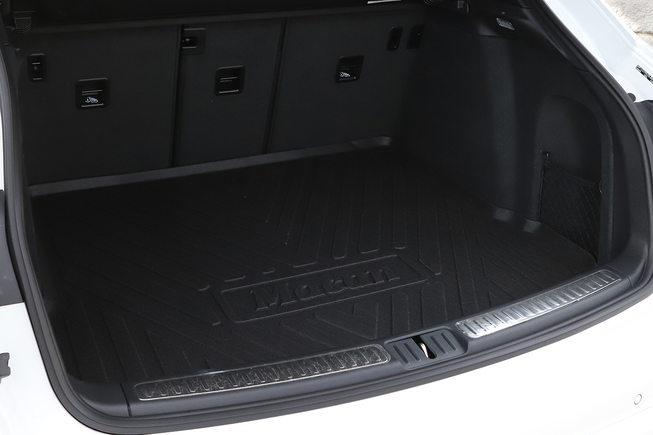 2025 Porsche MACAN 