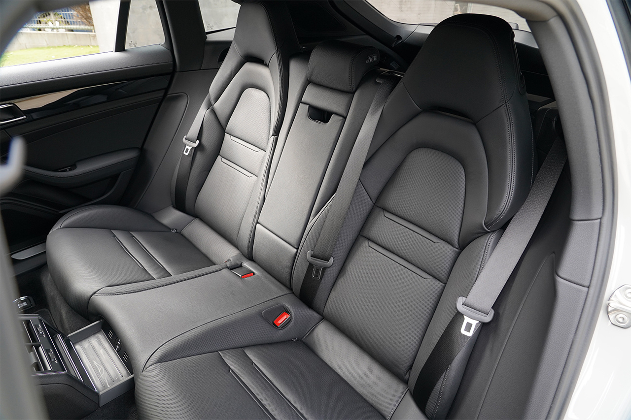 2023 Porsche PANAMERA null