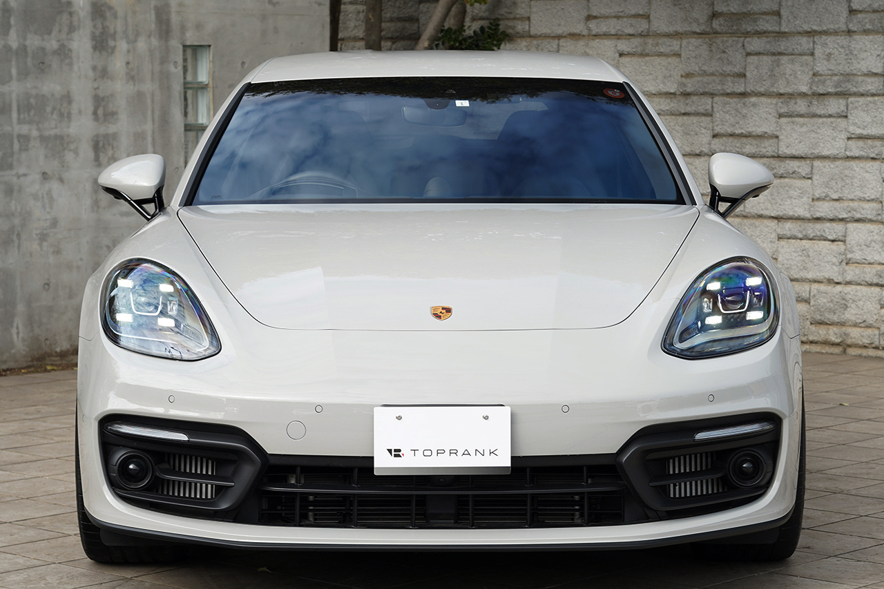 2023 Porsche PANAMERA null