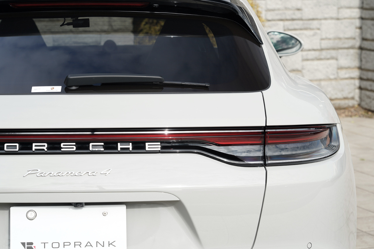 2023 Porsche PANAMERA null