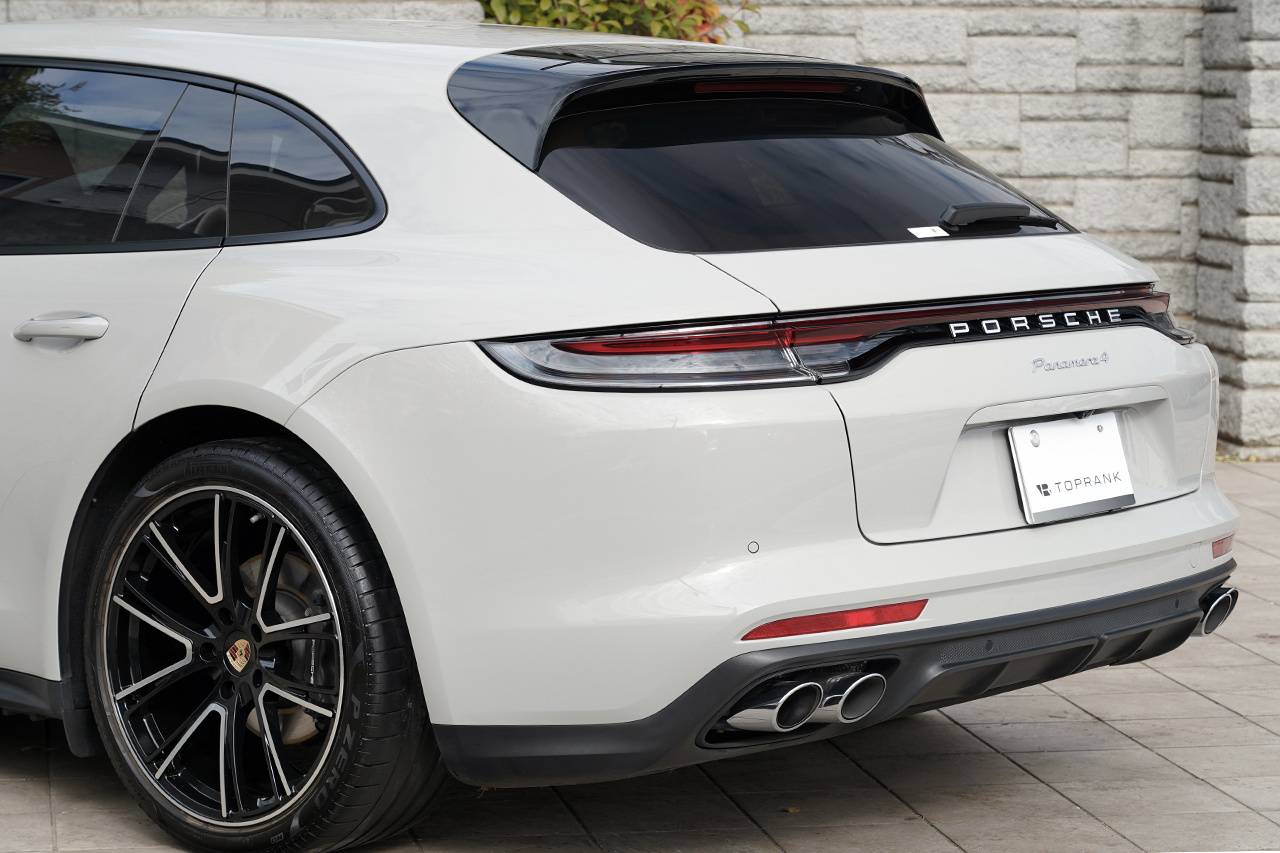 2023 Porsche PANAMERA null