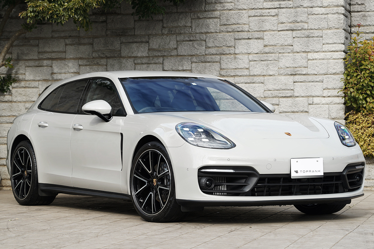 2023 Porsche PANAMERA null