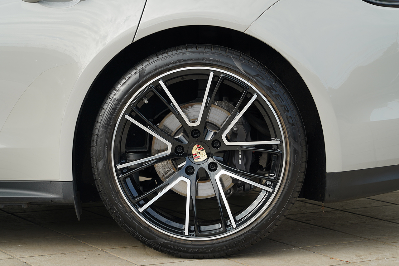 2023 Porsche PANAMERA null